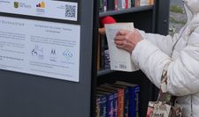 Der neue Büchertauschschrank am Wochenmarkt.
