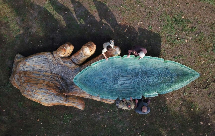 Allein die Hand ist über fünf Meter lang. Foto: Landschaftspflegeverein »Mittleres Elstertal« e.V.