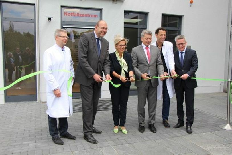 Feierliche Eröffnung der Notaufnahme der Elblandkliniken in Meißen: (v.l.n.r.) Prof. Dr. med. Oliver Stöltzing. Oberbürgermeister Olaf Raschke, Gesundheitsministerin Barbara Klepsch, Landrat Arndt Steinbach, Prof. Dr. med. Wolfgang Schneider und Dr. Thomas de Maizière (Meißner Bundestagsabgeordneter der CDU).  Foto: Lindackers