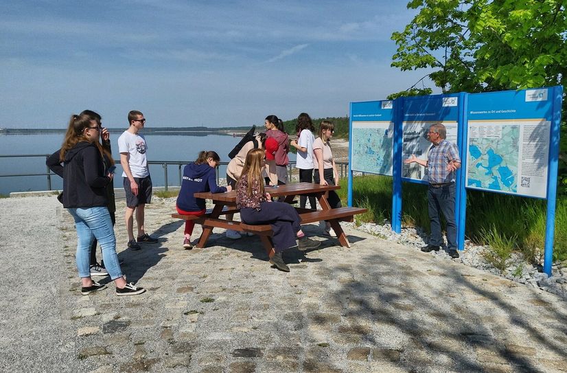 Eine Exkursion durch das Lausitzer Seenland führte die Studierenden der Hochschule Zittau/Görlitz im Mai dieses Jahres auch nach Lieske am Sedlitzer See.