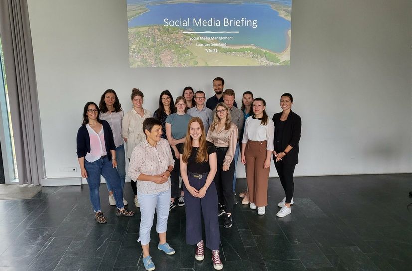 Gruppenfoto während der Präsentation der Studierenden an der Hochschule Zittau/Görlitz im Juli 2022.