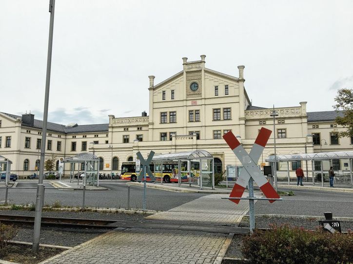 Die Modernisierung des Bahnhofs ist abgeschlossen. Jetzt wollen Stadt und ZVON das Bahnhofsumfeld weiterentwickeln. Foto: T. Keil