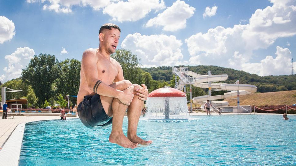 Bis zum ersten Sprung ins kühle Nass dauert es in den Dresdner Freibädern noch. Foto: Dresdner Bäder GmbH
