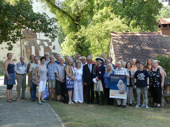 Für die Museumsnächte geben Landrat Harald Altekrüger sowie die Vertreter der mitwirkenden musealen Einrichtungen nun den Startschuss. Foto: Lausitzer Museenland