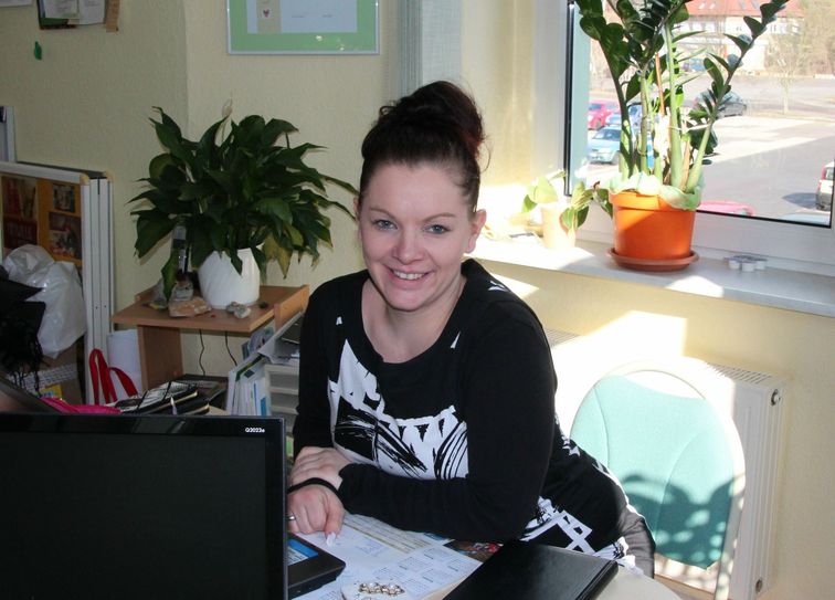 Isabell Franz koordiniert bei der FreiwilligenAgentur in Spremberg die Hilfsangebote für Flüchtlinge.            Foto: kri