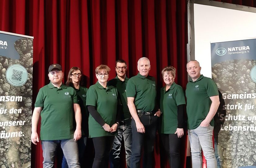 Gründungsmitglieder des Vereins NATURA Spremberg: Lennert Piltz, Sabiene Brückner, Uta Klausch, Roger Paulisch, Peter Wolf, Susanne Weinert und Kai-Uwe Reipert (v.l.).