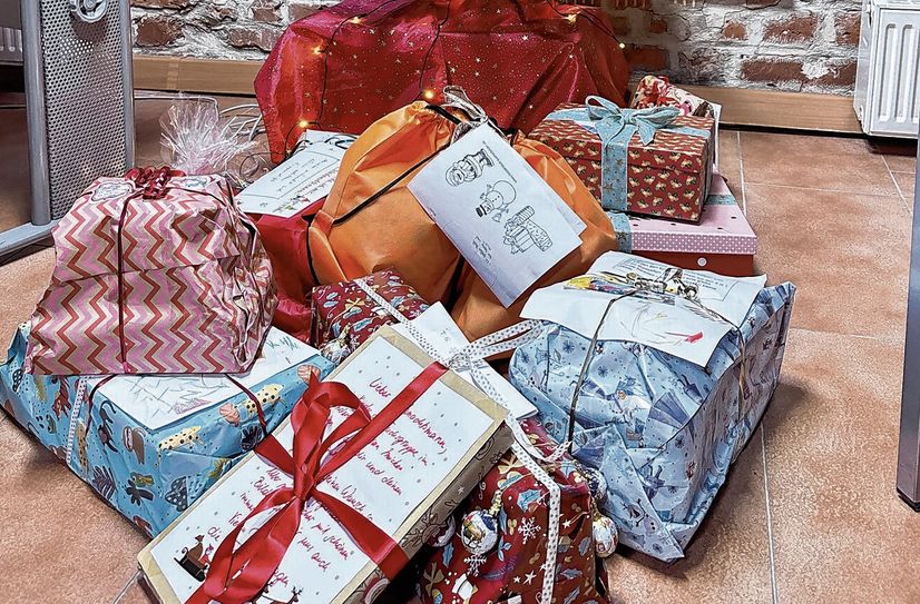 Weihnachtsgeschenke für die Nassau-Mücken. Danke an alle Spender.