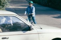 Symbolbild: Zwischen Radfahrern und Autofahrern kommt es immer noch viel zu häufig zu Konflikten.