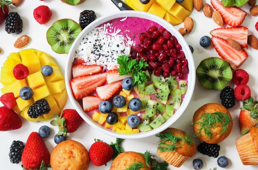 Hauptsache gesund soll das wöchentliche Frühstück sein, dass die SoPro mit Hilfe ihrer treuen Partner seit zehn Jahren in die Schulen bringt.
