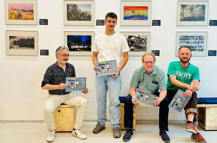 Die Preisträger Amac Garbe (Porträt), Clemens Lotze (Foto des Jahres), Thomas Kube (Sport) und Matthias Schumann (Lokalfoto).