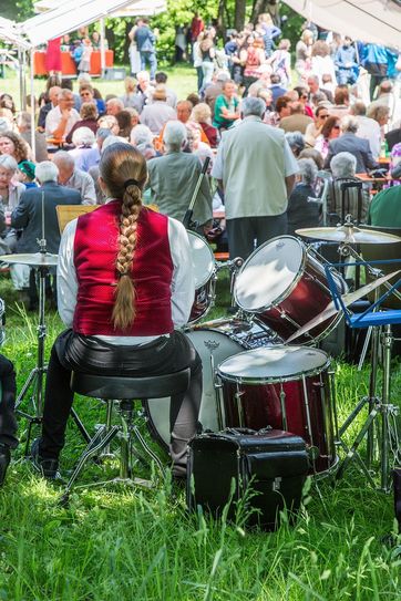 Buntes Treiben rund um das Kulturhaus »Lindenhof« mit den Vereinen der Stadt.