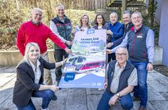 Viele Partner tragen das attraktive grenzübergreifende Netz des öffentlichen Nahverkehrs in der Nationalparkregion Sächsisch-Böhmische Schweiz und entwickelten es trotz der Sperrung der Elbbrücke für Linienbusse weiter.