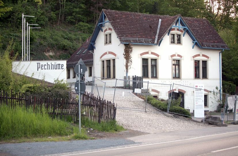 Die »Pechhütte« befindet sich nur rund 50 Meter vom geplanten Tunnelportal der Neubaustrecke entfernt.