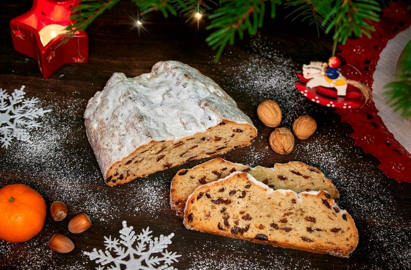 Leckerer Stollen gehört natürlich zum Weihnachtsfest dazu.
