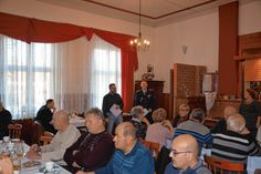 In Cantdorf, in der Gaststätte »Zur Linde«, wurden die Kameradinnen und Kameraden der Freiwilligen Feuerwehr für ihren Einsatz geehrt. Foto: Detlef Bogott