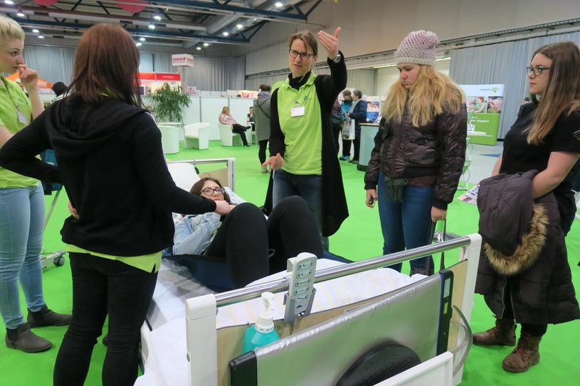 Workshops, Vorträge und Kurse sowie vielfältige und umfassende Informationen zum Thema Pflege werden auf der Fachmesse angeboten. Foto: WoKu/Archiv