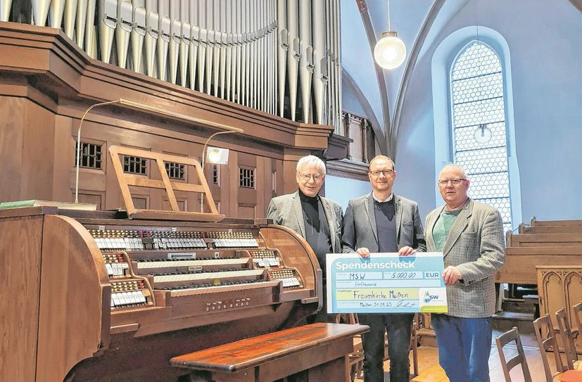 Die Meißener Stadtwerke GmbH haben eine Patenschaft für eine Porzellanpfeife in der Frauenkirche  übernommen.