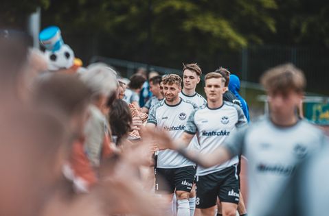 Am 16. Juli ist die Erste Männermannschaftzum Testspiel auf der Müllerwiese zu erleben.
Foto: Matthias Kost
