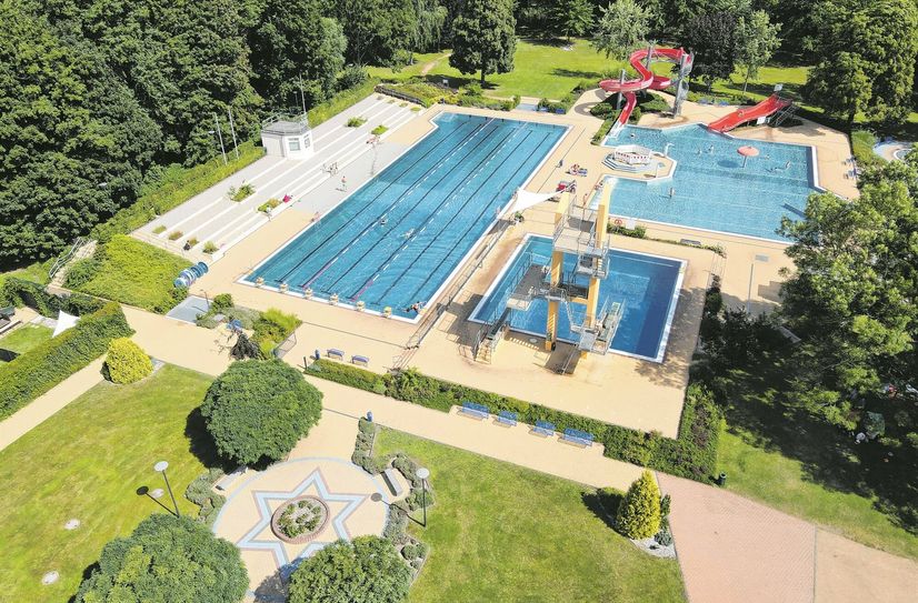 Am Montag ist das Forster Freibad in die Saison gestartet und wird in diesem Sommer Schauplatz für Dreharbeiten.