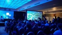 eSport-Events füllen sowohl kleine Hallen, als auch große Stadien. © unsplash.com, Stem List